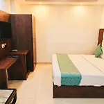 Hotel Royal Tela Plaza A Family Near Igi Airport Delhi