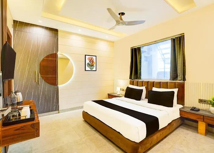 Hotel Royal Tela Plaza A Family Near Igi Airport Delhi